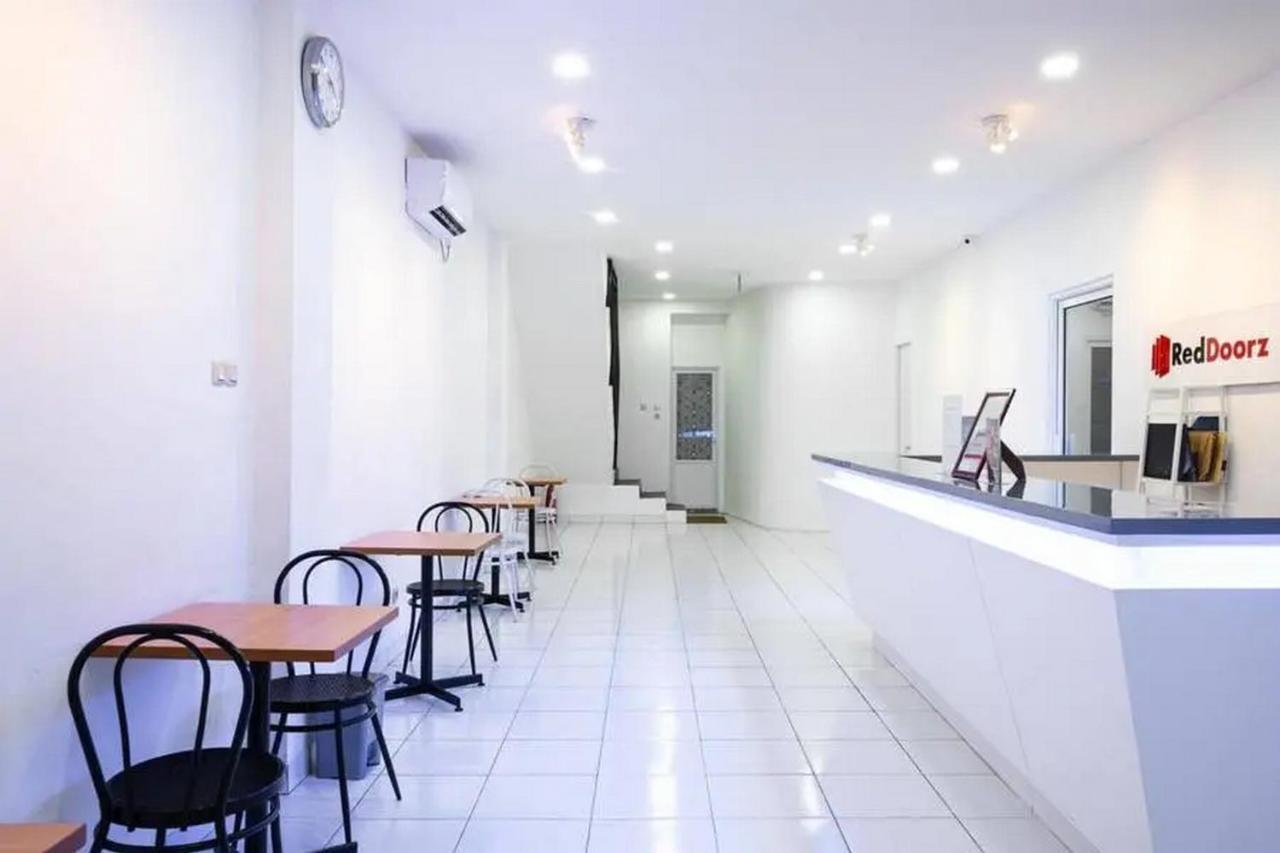 雅加达 红多兹青年旅馆-近塔曼普林酒店 外观 照片